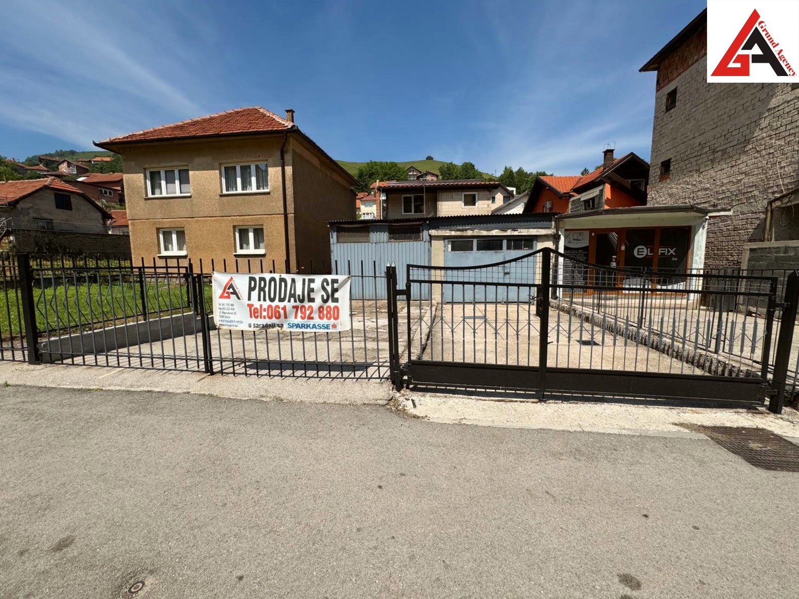 Garaža - 26 m2 sa 108 m2 dvorišta (Mokušnice) - Zenica